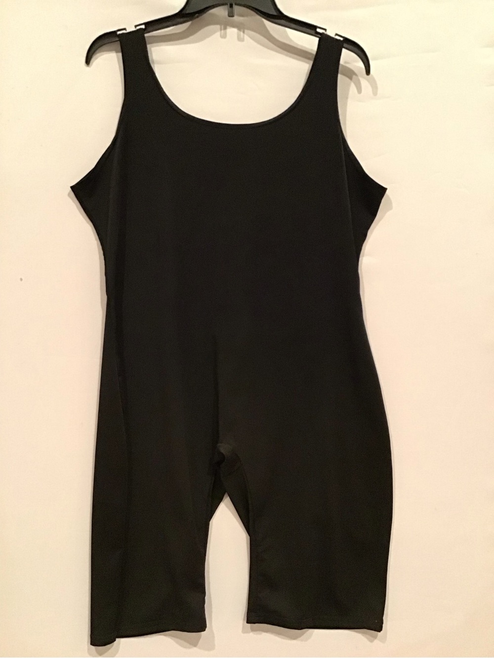 406 Women’s Black Scoop-Neck Shaping Romper